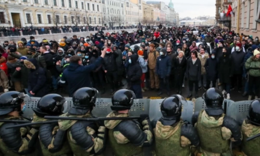 Διαδηλώσεις για Ναβάλνι: Αντί για Αγίου Βαλεντίνου θα “γιορτάσουν” Άγιο Αλεξέι
